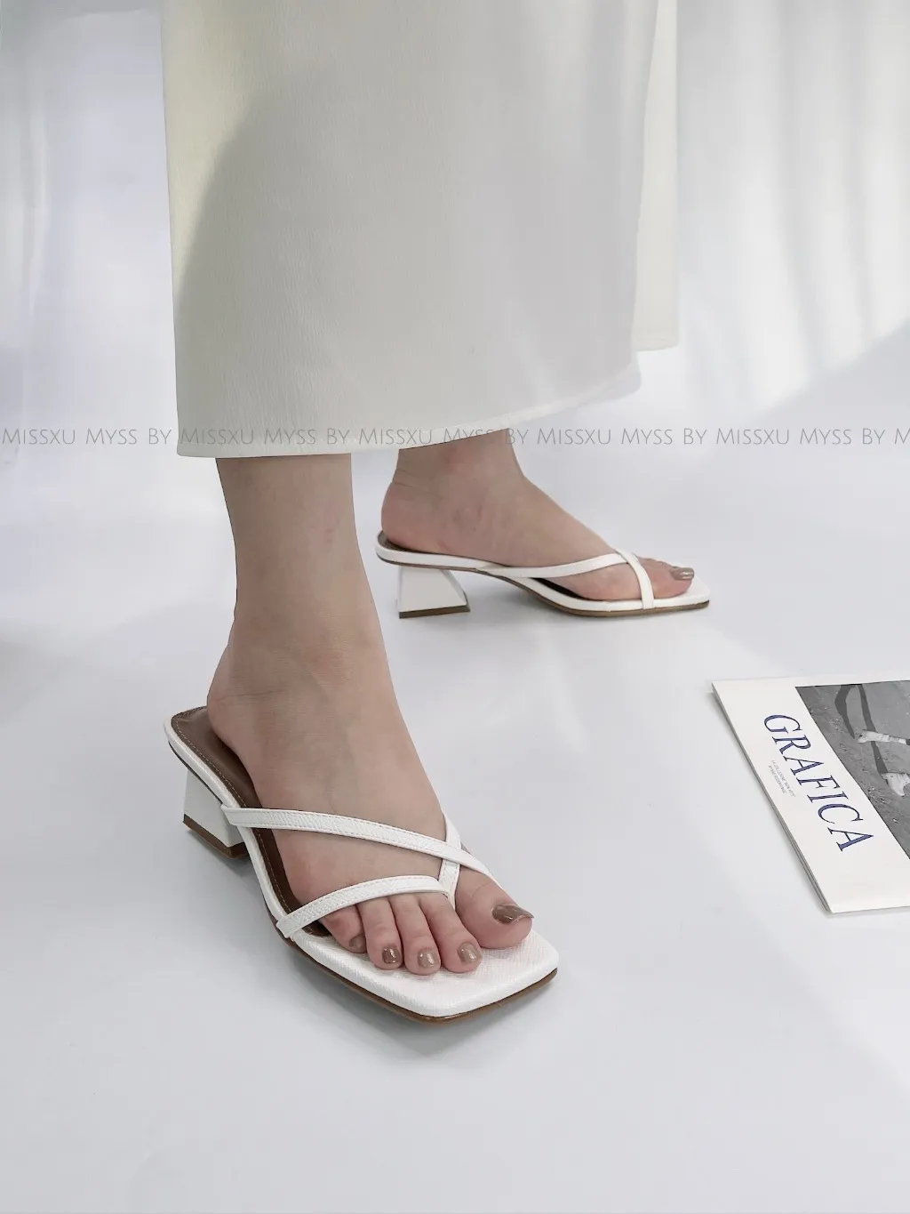 Ảnh Giày guốc nữ MYSS quai mảnh xỏ ngón gót vuông 5 cm MYSS - SU220 1