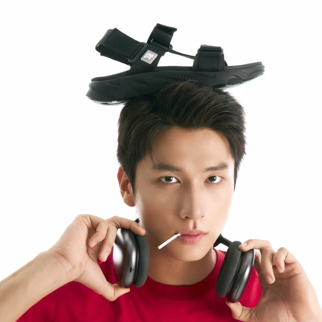 Ảnh Giày Sandal Nam Nữ Shondo Êm Chân, Bền F8 Full Đen Ver.2 F8M1112 2