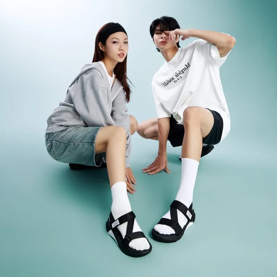 Ảnh Giày Sandals Nam Nữ Unisex Shondo F7 Racing Đế Đen Phối Trắng Quai Đen F7R1010 3
