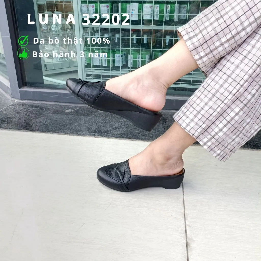 Ảnh Giày sục nữ 3p LUNASHOES 32202 mũi tròn da bò mềm họa tiết đẹp êm chân chống nước 4