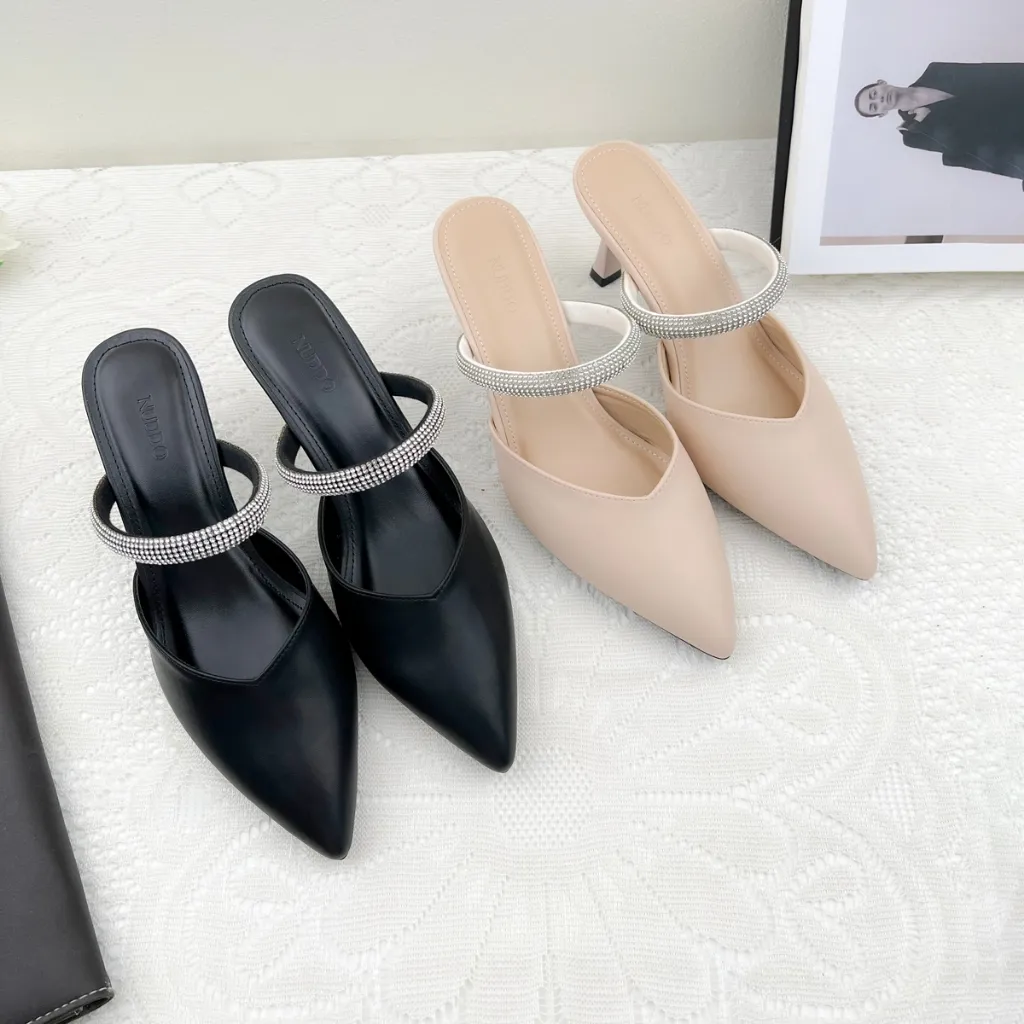 Ảnh Giày Sục Nữ Mũi Nhọn 7 Phân, Guốc Sandal Bít M ũiCao Gót Phối Dây Đá Sang Trọng NUDDO NS09 1