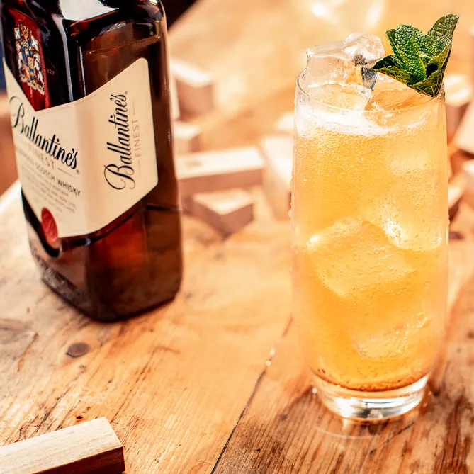 Ảnh Hộp Rượu Quà Tết 2025 Whisky Ballantines Finest Nồng Độ Alc 40% 700ml  Kèm Hộp và Túi Giấy 4