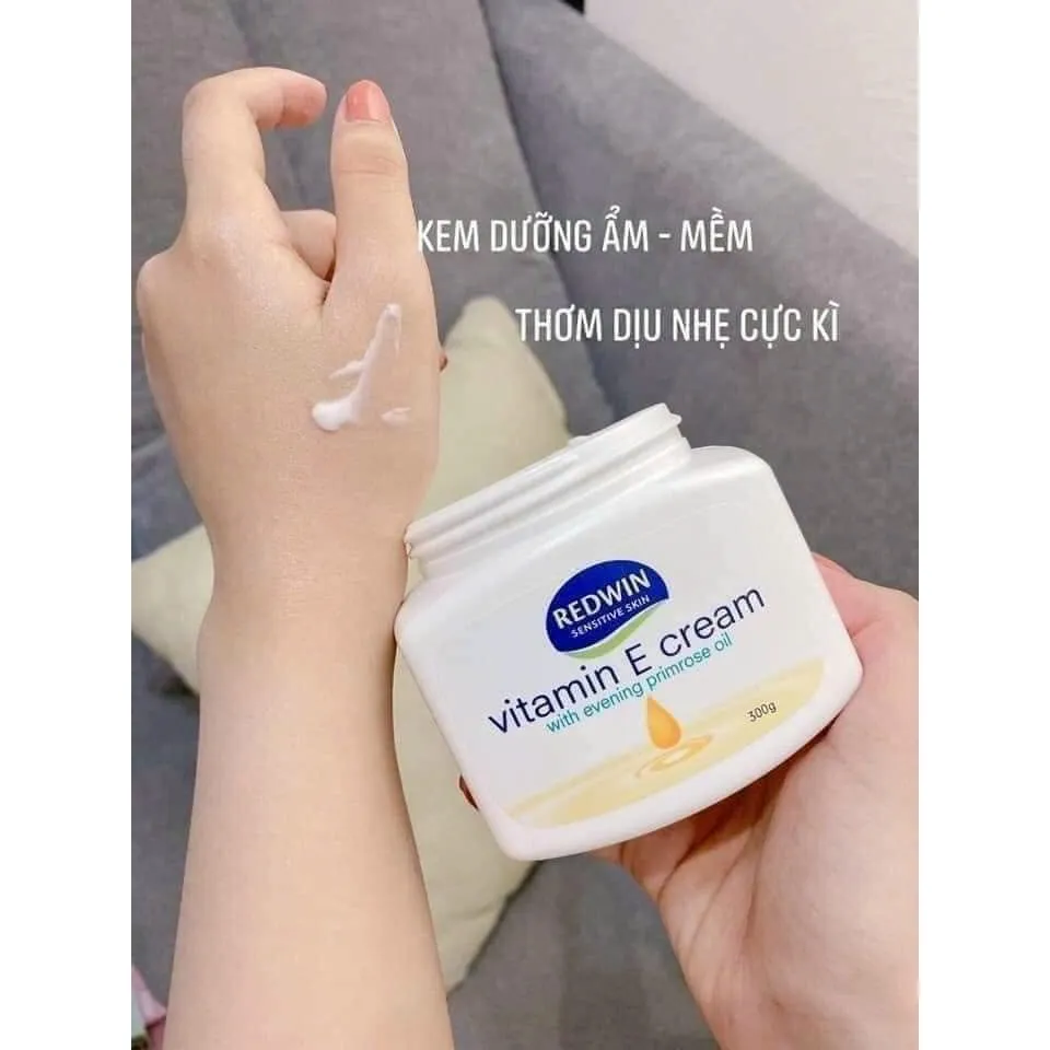 Ảnh Kem Dưỡng Ẩm Sáng Da Vitamin E Redwin Cream Úc 300g 330g giúp da mềm mịn 3