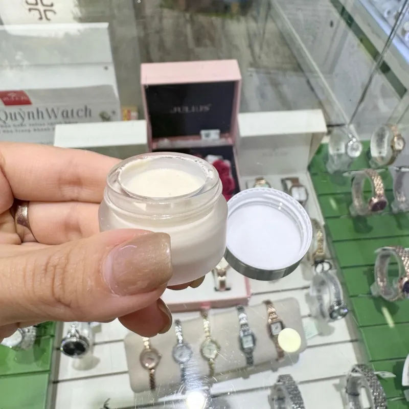 Ảnh Kem lau vệt oxy hoá cho vỏ đồng hồ và dây khoá kim loại (hủ 5g) 3
