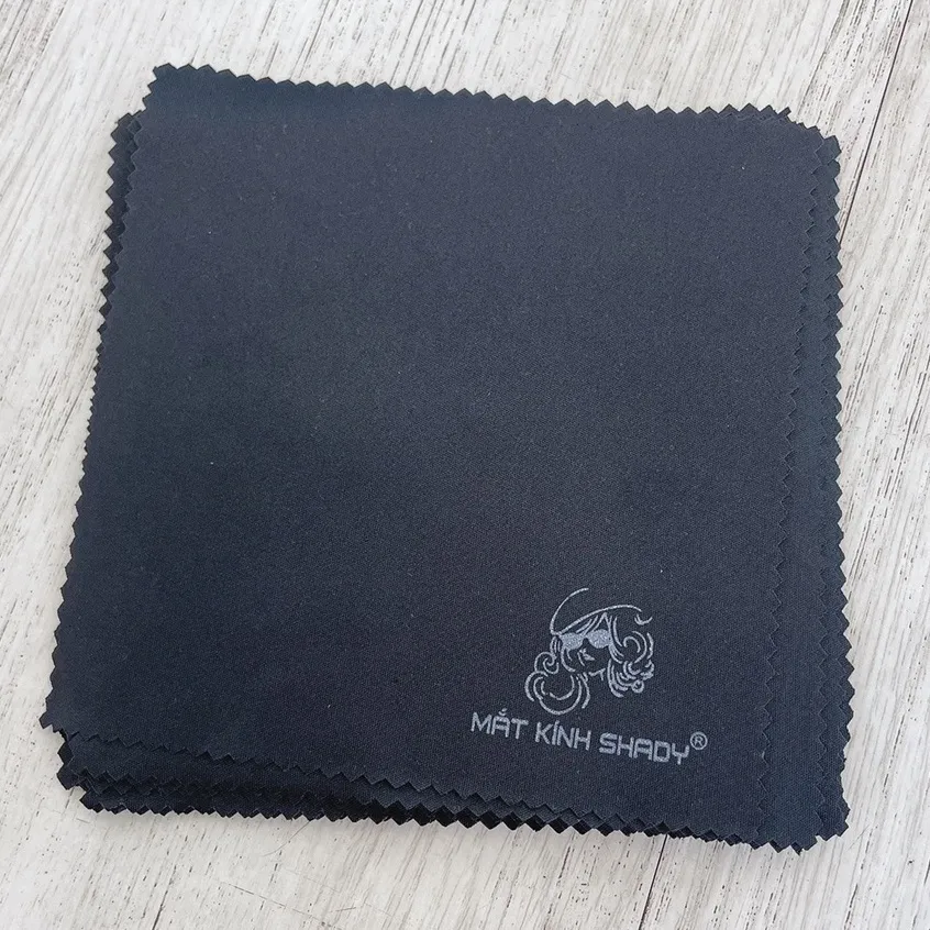 Ảnh Khăn Đen Lau Kính Chất Vải Mịn SHADY 1