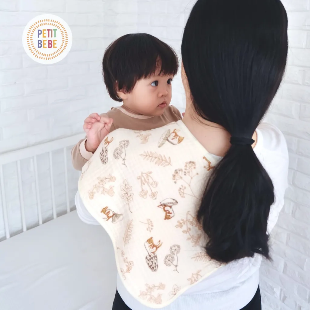 Ảnh Khăn lót vai vỗ ợ hơi cho bé Petit Bebe muslin 6 lớp mềm mại thấm hút tốt an toàn cho da bé sơ sinh 3
