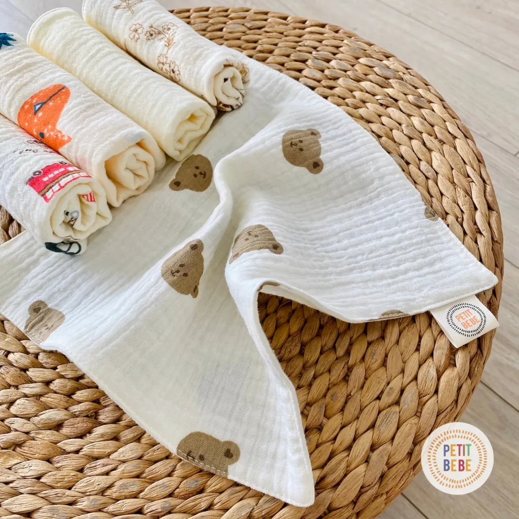 Ảnh Khăn sữa cho bé Petit Bebe muslin thấm hút mềm mại cho làn da bé họa tiết bé trai bé gái 4