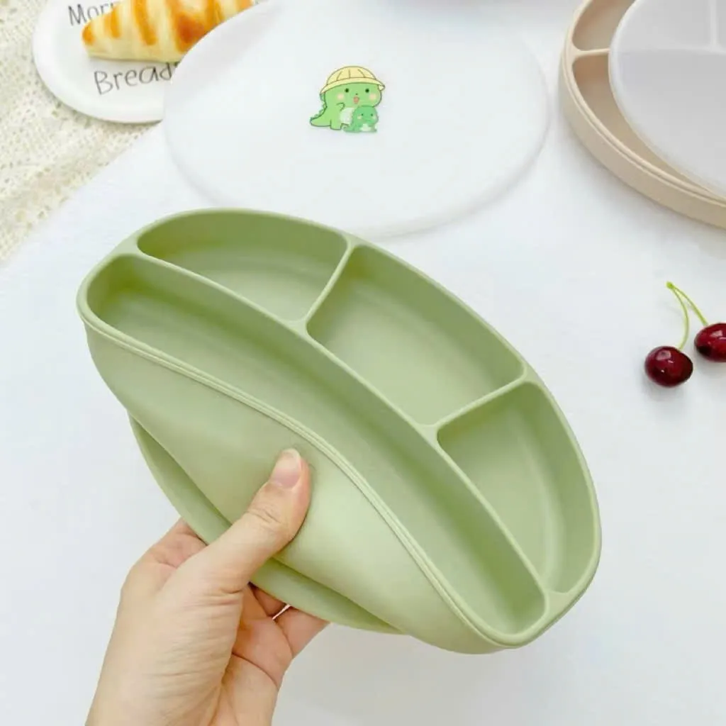 Ảnh Khay Ăn Dặm 4 Ngăn Hình Oval KidsWorld Chất Liệu Silicon Cao Cấp Có Đế Hít Chống Đổ Cho Bé 3