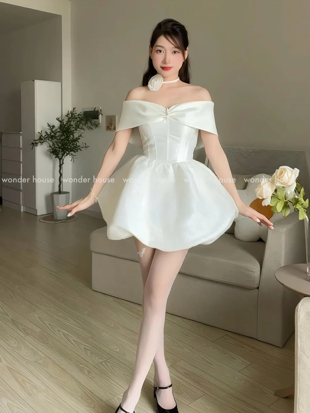 Ảnh Larose Dress Wonderhouse Đầm trễ vai dáng bí chất vải dày dặn phối vải tơ kim tuyết lấp lánh dự tiệc sang trọng 1