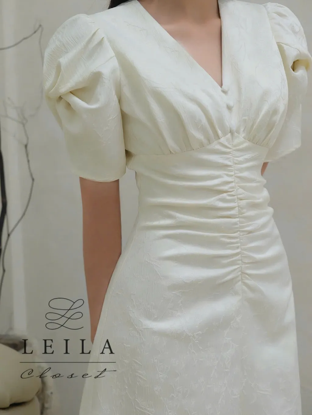 Ảnh LEILA CLOSET | Đầm thiết kế Lilia tay xoắn cách điệu, cổ tim, dún eo che khuyết điểm, đuôi cá dài 3