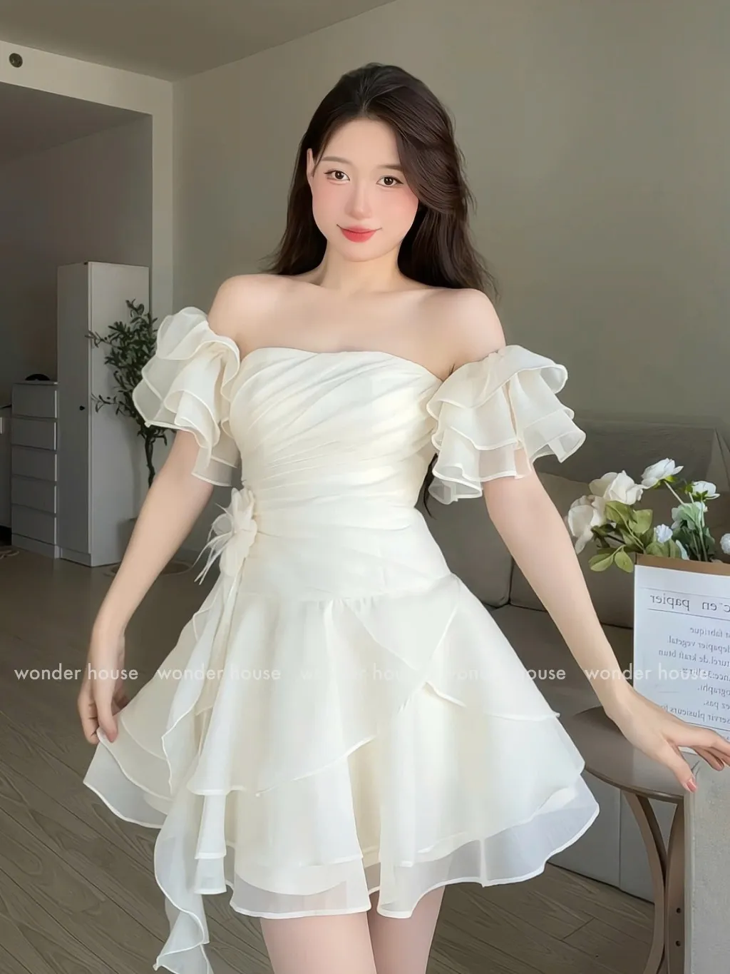 Ảnh Levia Dress Wonderhouse Đầm thiết kế xếp ly dáng xòe tua rua chất vải dày vừa phải dự tiệc, dạo phố nữ tính sang trọng 1