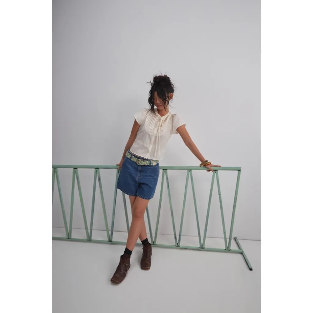 Ảnh LIBÉ WORKSHOP - Quần jeans ngắn ống suông màu xanh dương 4