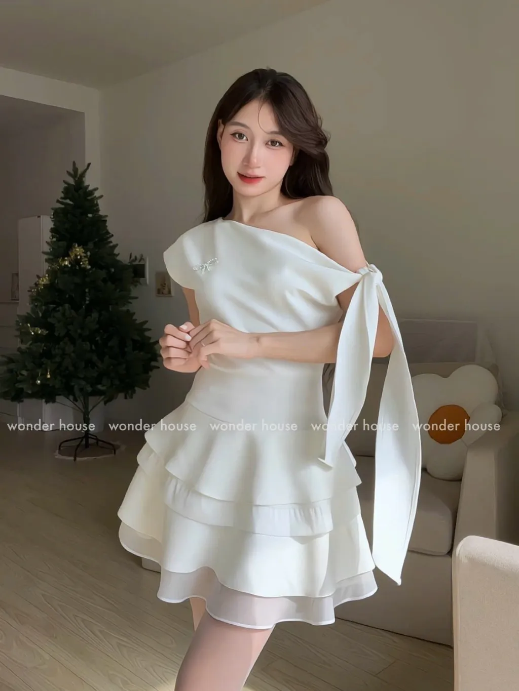 Ảnh Lucie Dress Wonderhouse Đầm xéo vai cột nơ dáng xòe chất vải dày vừa phải dự tiệc, dạo phố sang trọng 1