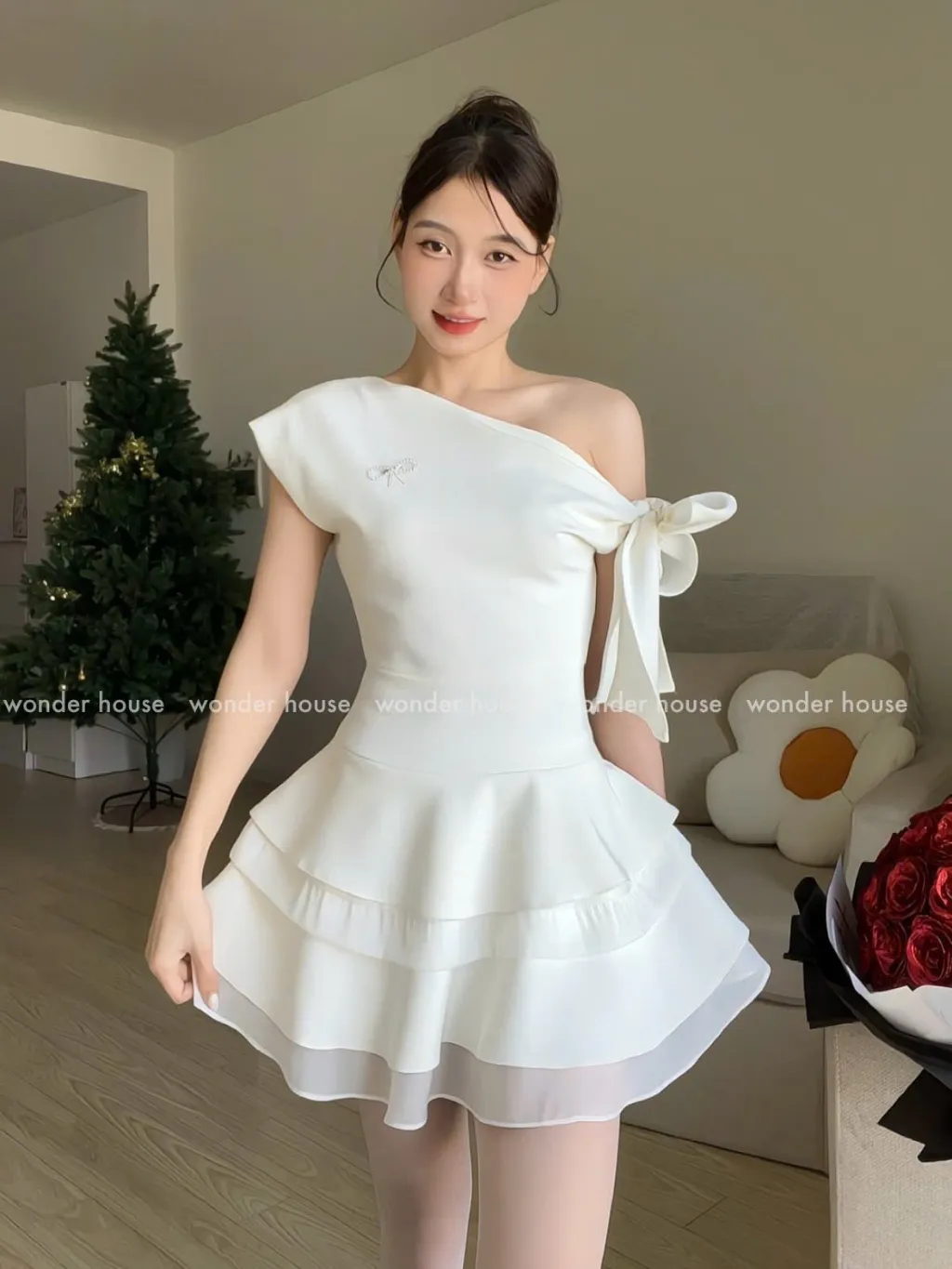 Ảnh Lucie Dress Wonderhouse Đầm xéo vai cột nơ dáng xòe chất vải dày vừa phải dự tiệc, dạo phố sang trọng 3