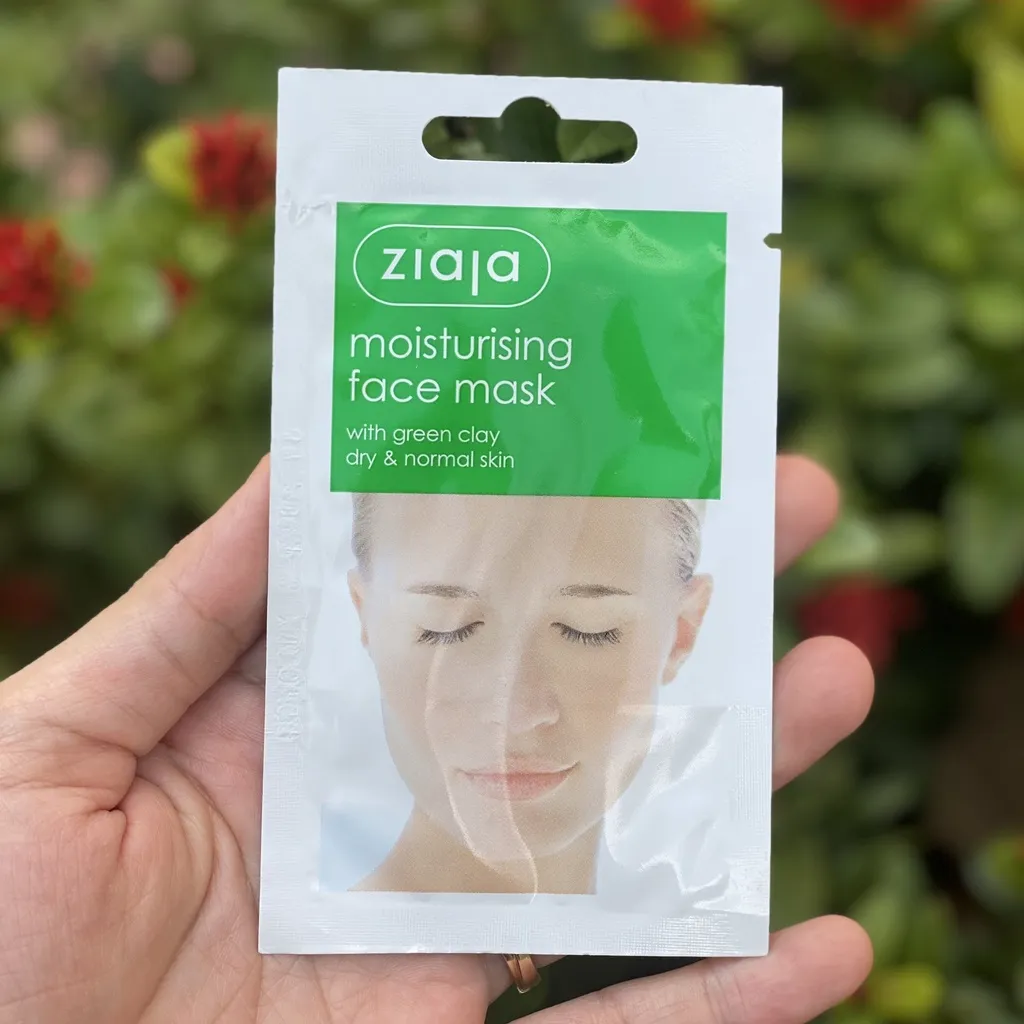 Ảnh Mặt nạ dưỡng trắng da, chống lão hóa Ziaja Moisturising Face Mask with Green Clay dạng bùn xanh 7ml 4