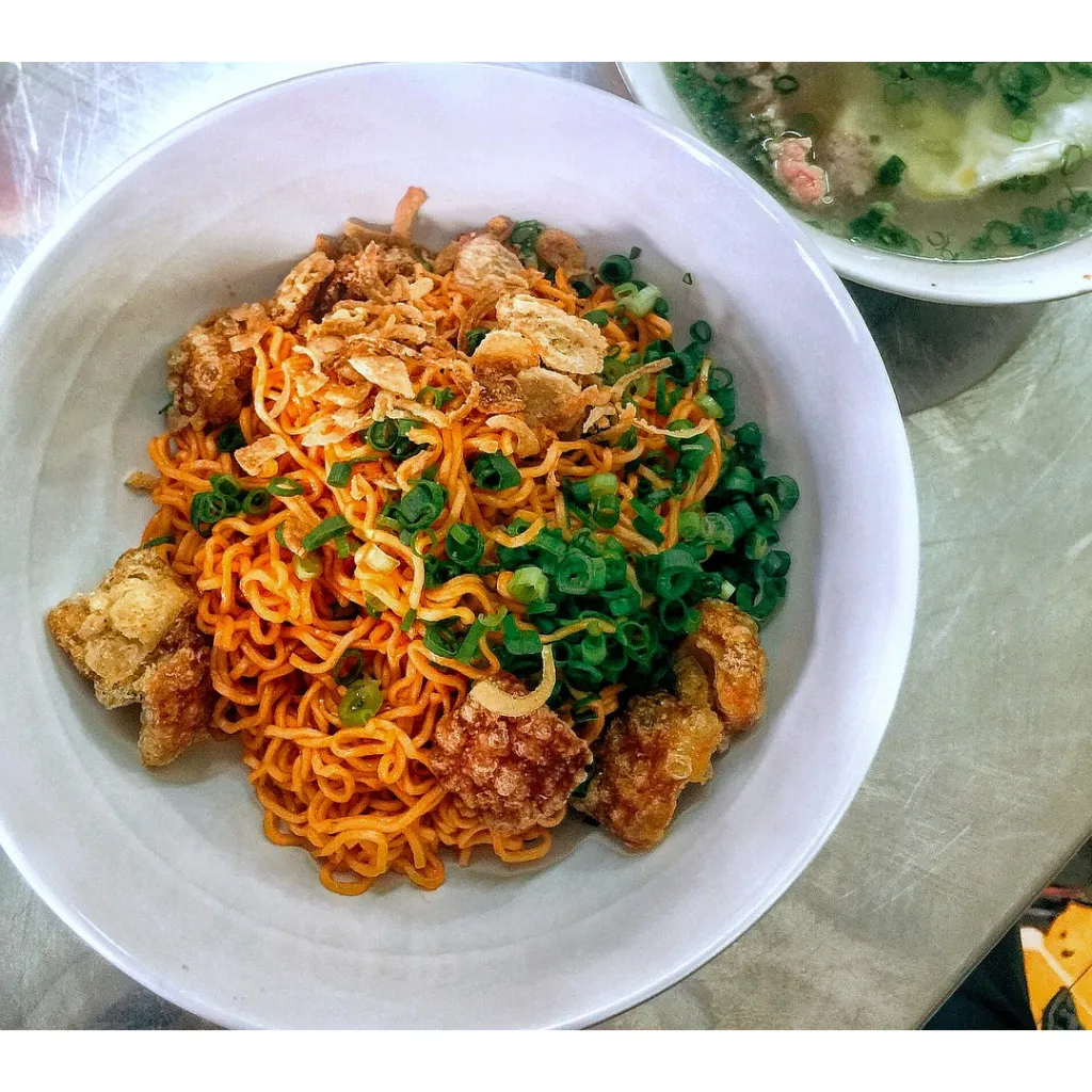 Ảnh Mì Ăn Liền - Mì Trộn Yeul Vị Gà Cay Ottogi 70g 2