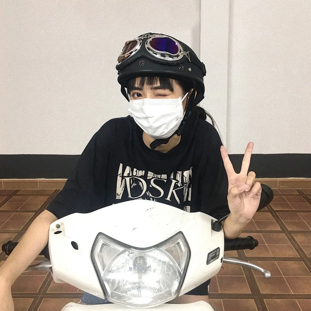 Ảnh Mũ bảo hiểm nửa đầu Hpro Helmet, có kính UV, phi công, tem Bò Sữa cute, an toàn, chất lượng, Freesize (55-59cm) 2