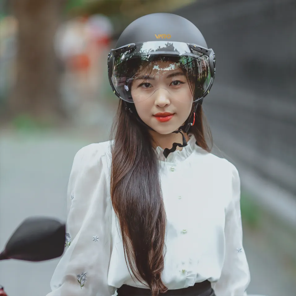 Ảnh Mũ bảo hiểm nửa đầu VARO A33K có kính chắn gió cao cấp bảo vệ an toàn 2