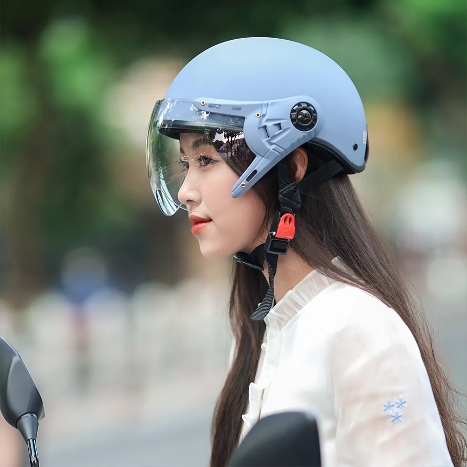 Ảnh Mũ bảo hiểm nửa đầu VARO A33K có kính chắn gió cao cấp bảo vệ an toàn 4