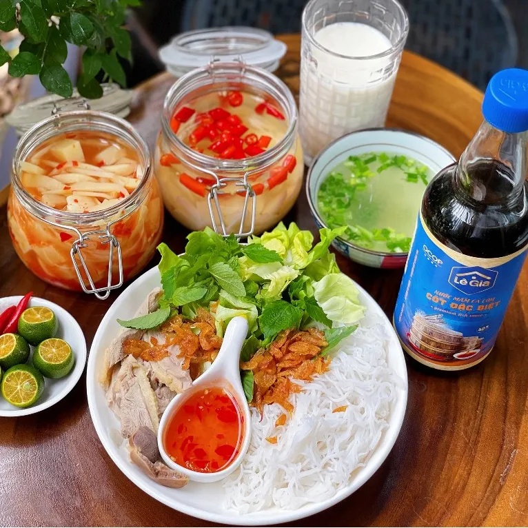 Ảnh Nước mắm truyền thống Lê Gia- Cốt đặc biệt can 2L 3