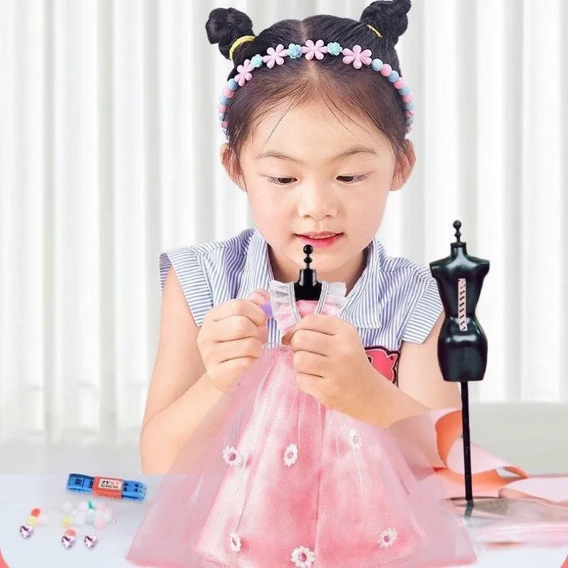 Ảnh Đồ Chơi Thiết Kế Thời Trang, Dụng Cụ May Vá Thủ Công - cực kì an toàn vì KHÔNG MAY VÁ 3