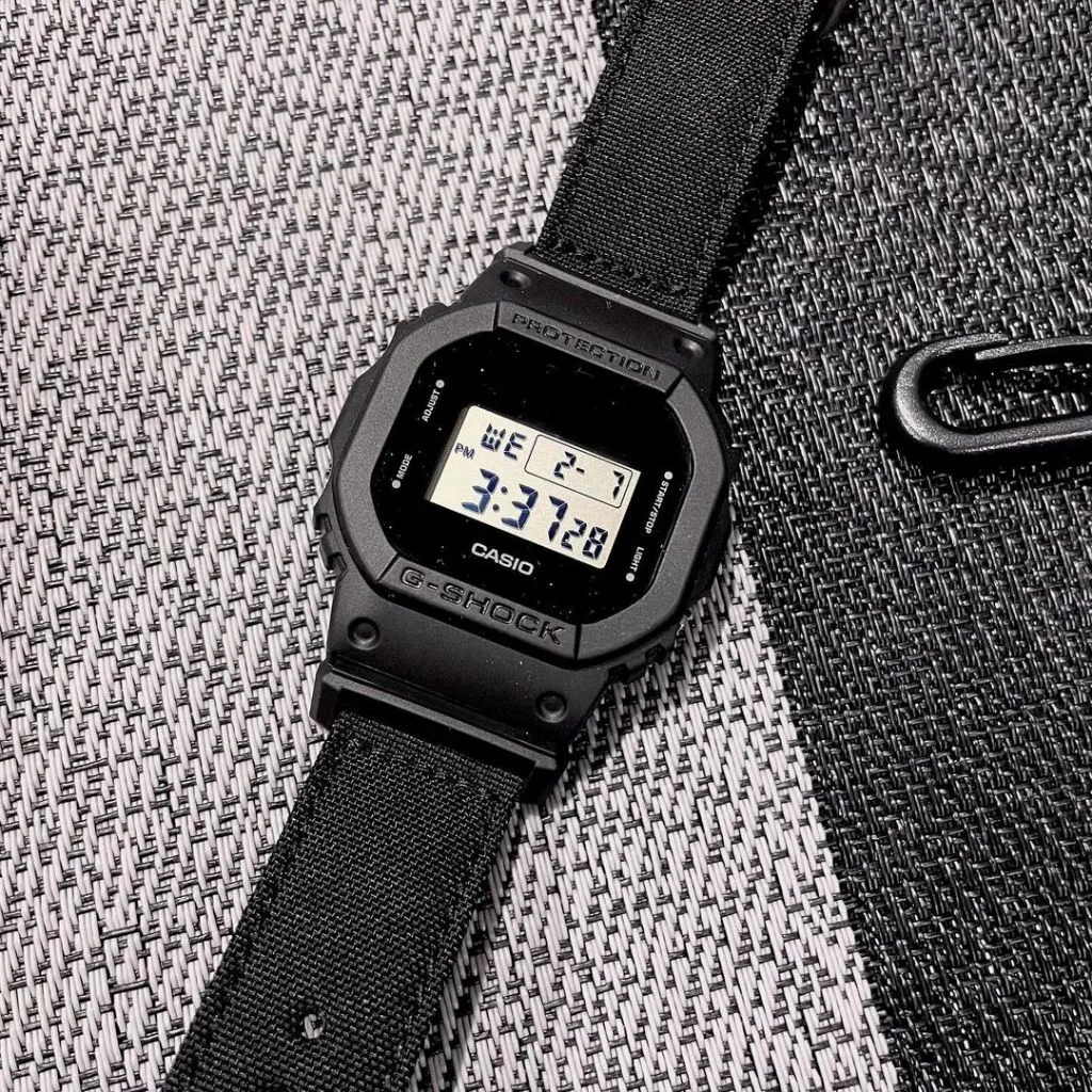 Ảnh Đồng hồ Nam dây dù Casio G-Shock DW-5600BCE-1HDR chính hãng bảo hành 5 năm Pin trọn đời 1