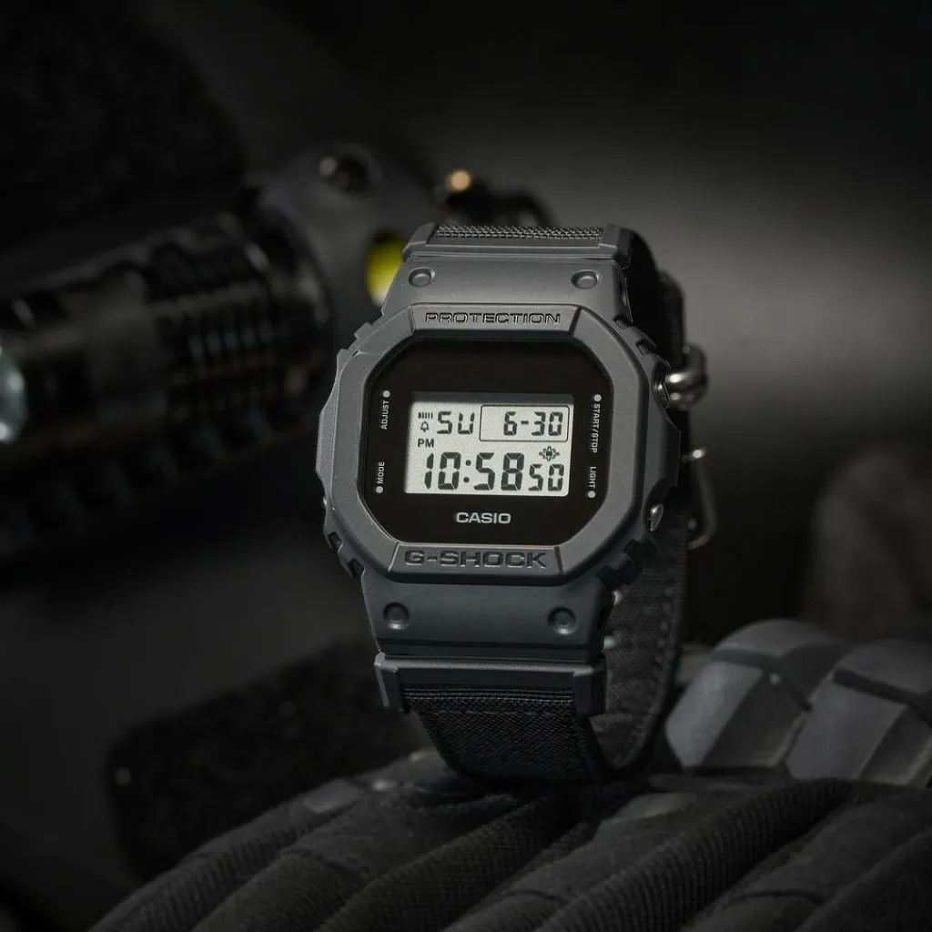 Ảnh Đồng hồ Nam dây dù Casio G-Shock DW-5600BCE-1HDR chính hãng bảo hành 5 năm Pin trọn đời 2