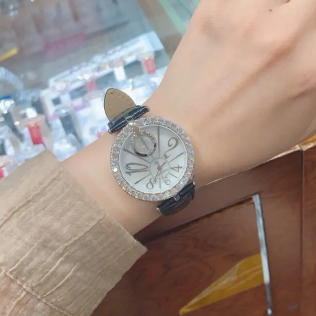 Ảnh Đồng hồ nữ chính hãng dây da Royal Crown 3850 chống nước, đính đá cao cấp, đeo tay đẹp, sang chảnh 3
