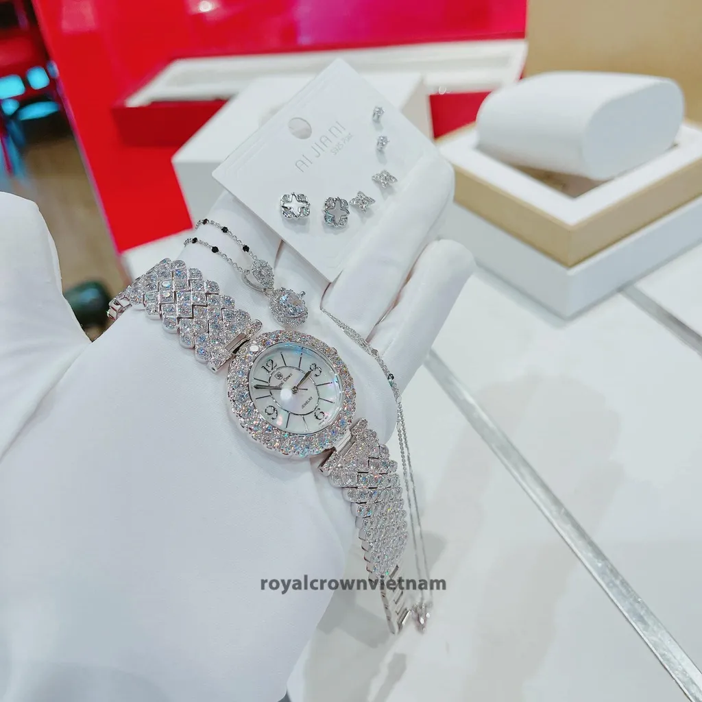 Ảnh Đồng hồ nữ chính hãng Royal Crown 2607 dây thép đính đá cao cấp, chống nước, đeo tay đẹp, sang chảnh 3