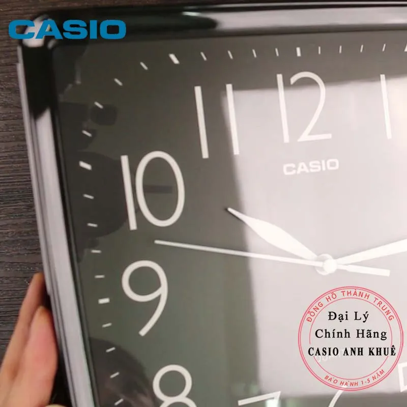 Ảnh Đồng hồ treo tường Casio IQ-06-1DF đen ( cỡ ngang 25cm) 3