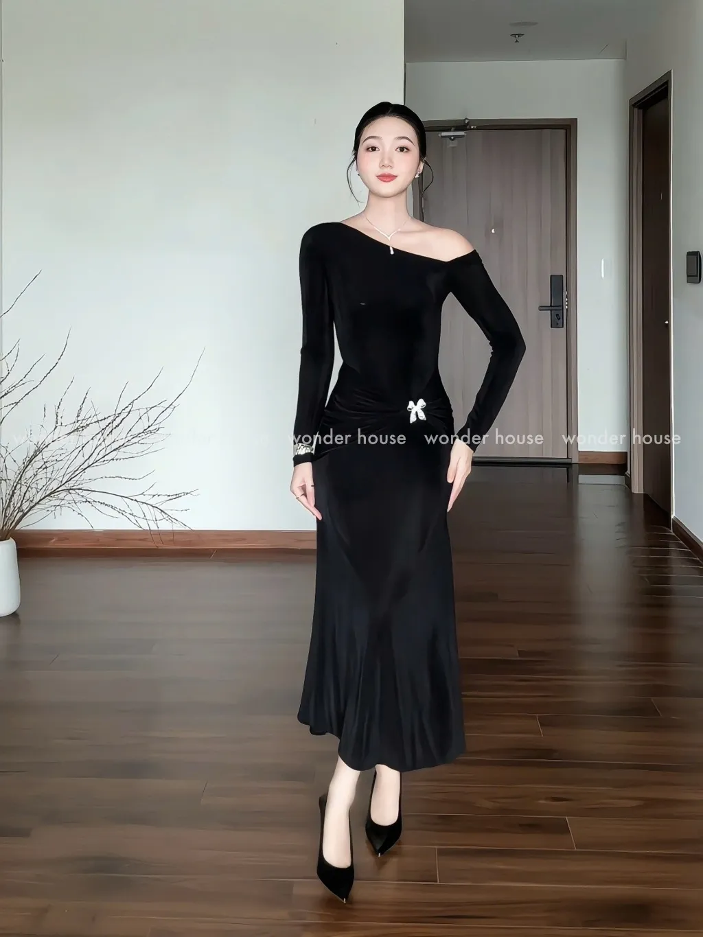 Ảnh Poly Dress Wonderhouse Đầm thiết kế hở vai dáng dài chất vải thun nhũ co giãn nhiều dự tiệc, dạo phố sang trọng nữ tính 1