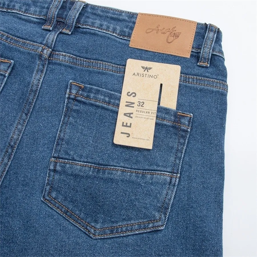 Ảnh Quần Jeans nam ARISTINO dáng Regular fit suông nhẹ, thiết kế túi hai bên, màu sắc trẻ trung - AJN03602 2