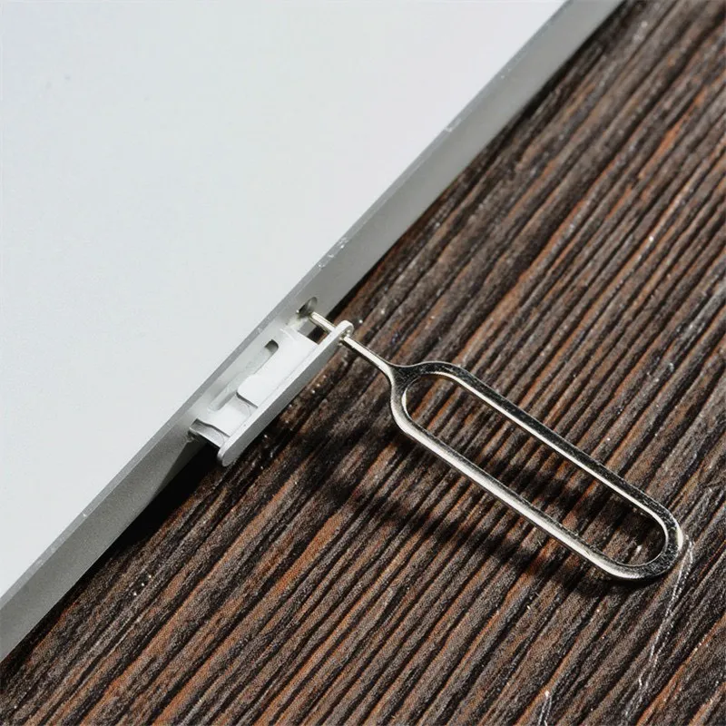 Ảnh Que Chọc Sim Inox Không Gỉ KTM , Que Lấy Sim Nhỏ Gọn Và Bền Bỉ , Dễ Dàng Mang Theo Hoặc Gắn Vào Móc Chìa Khóa 2