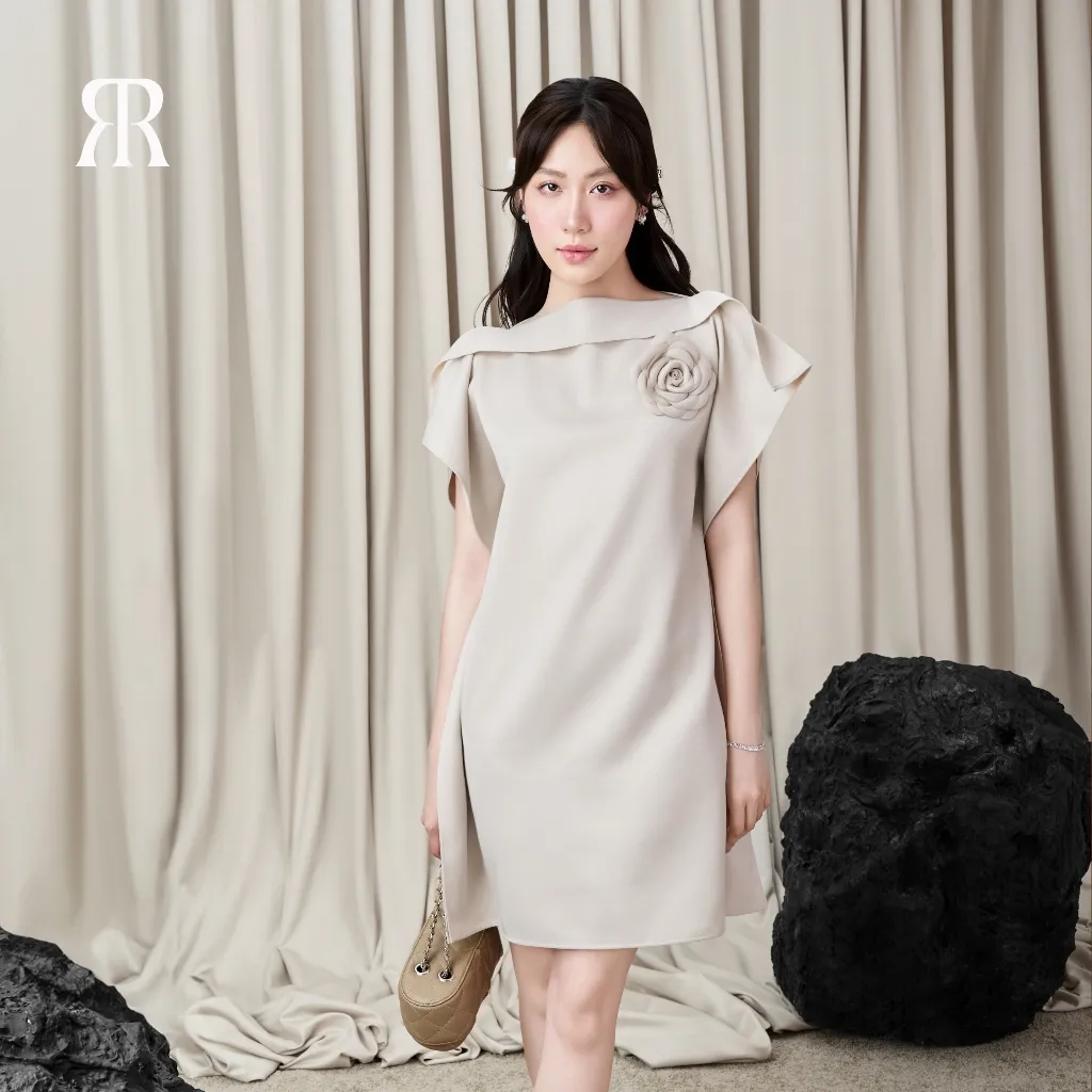 Ảnh RẬP - Đầm Cổ Thuyền Không Tay Cài Hoa - PION 03 1