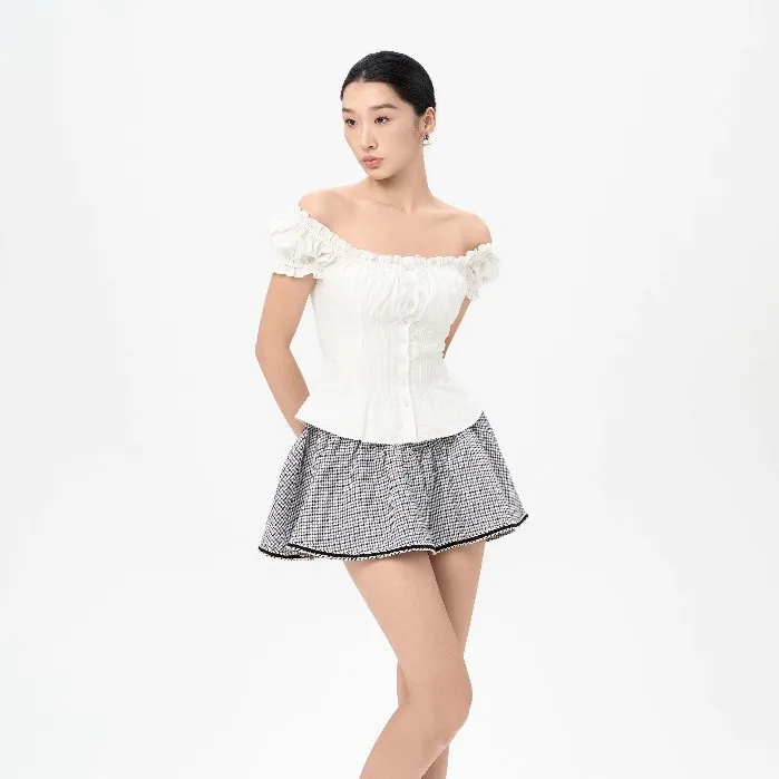 Ảnh RECHIC Áo kiểu Lilita xếp ly eo phối ren bèo điệu đà nữ tính 2