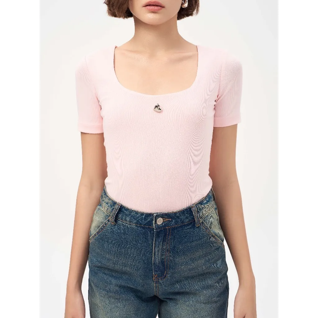 Ảnh RECHIC Áo thun Ember tay ngắn chất thun đính họa tiết trái tim trẻ trung 3