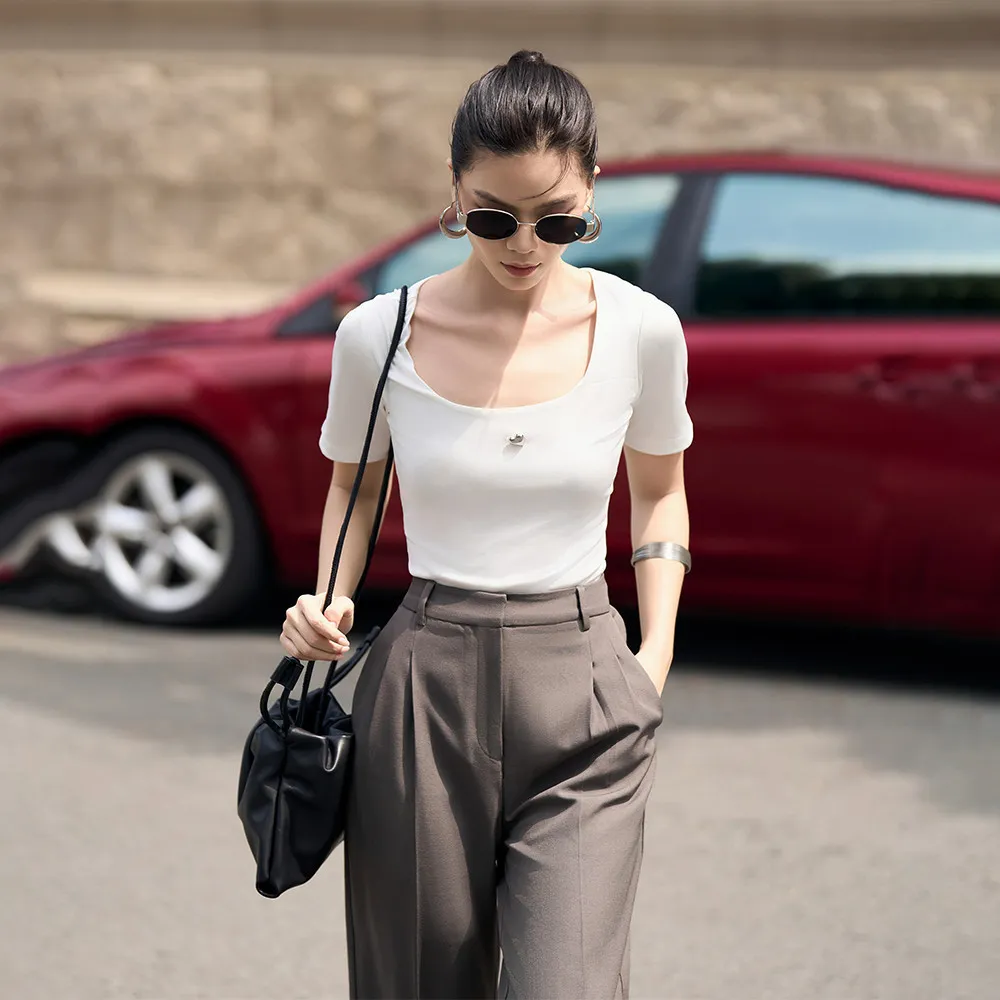 Ảnh RECHIC Áo thun Ember tay ngắn chất thun đính họa tiết trái tim trẻ trung 4