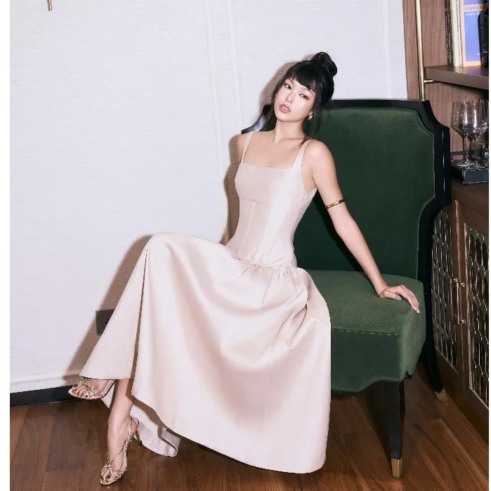 Ảnh RECHIC Đầm dài Emory cổ vuông dáng dài chất taffa sang trọng 2