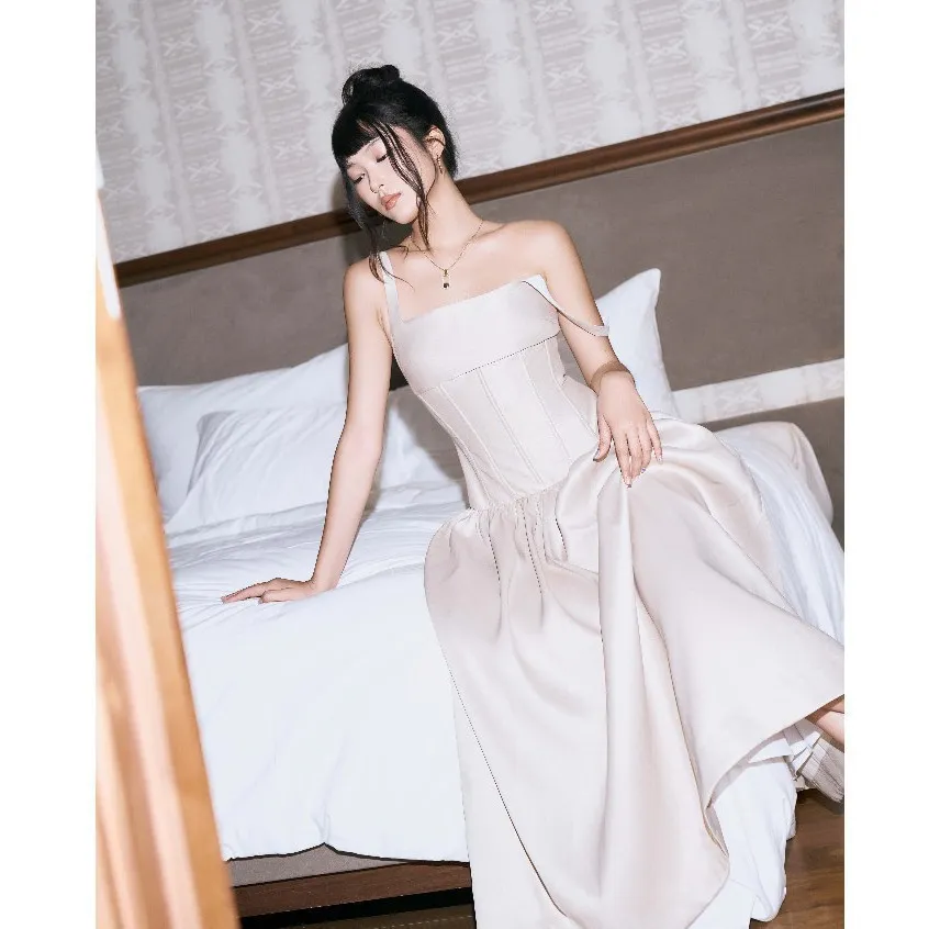 Ảnh RECHIC Đầm dài Emory cổ vuông dáng dài chất taffa sang trọng 4