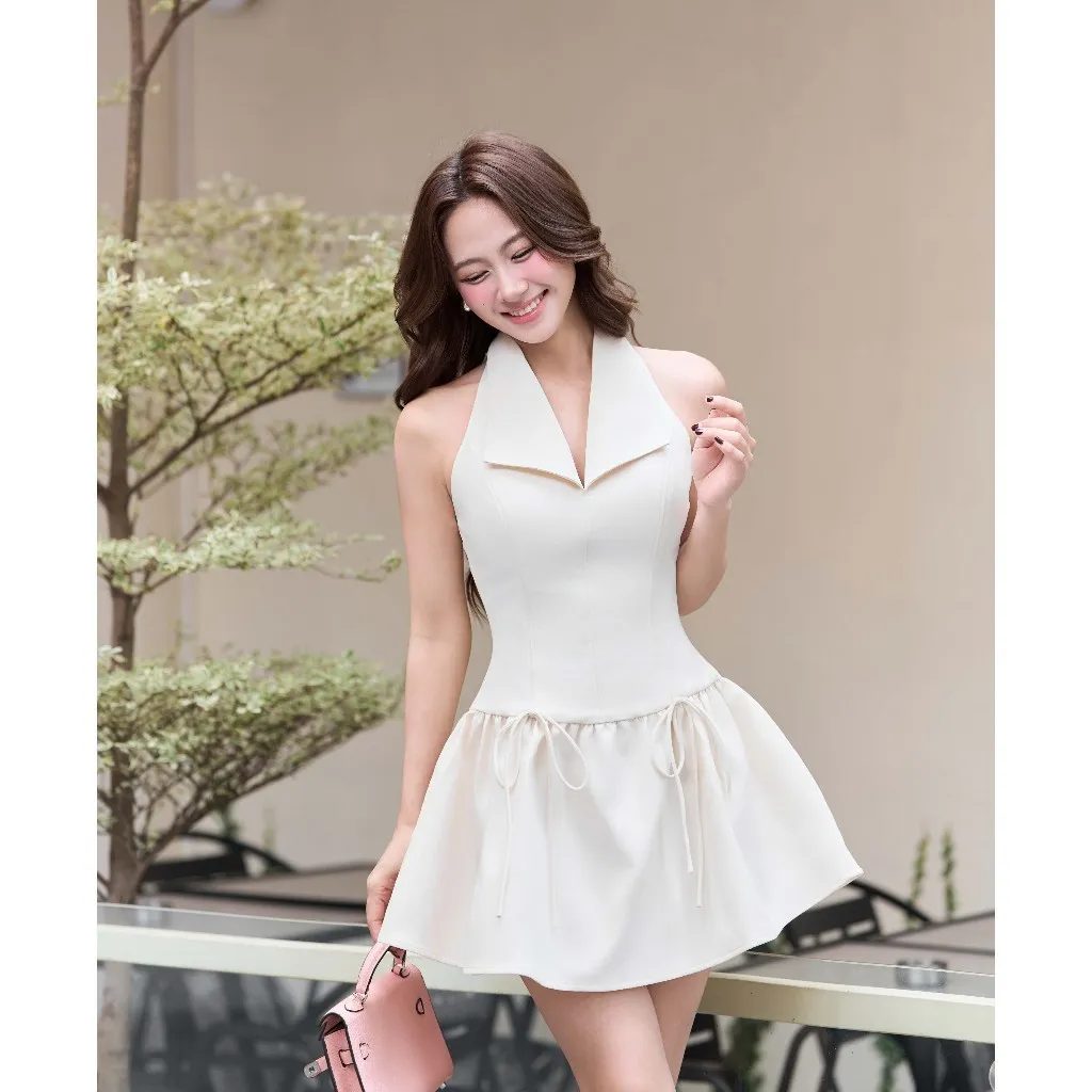Ảnh RECHIC Đầm ngắn Felity dáng xòe phối cổ V sát nách cá tính năng động 4