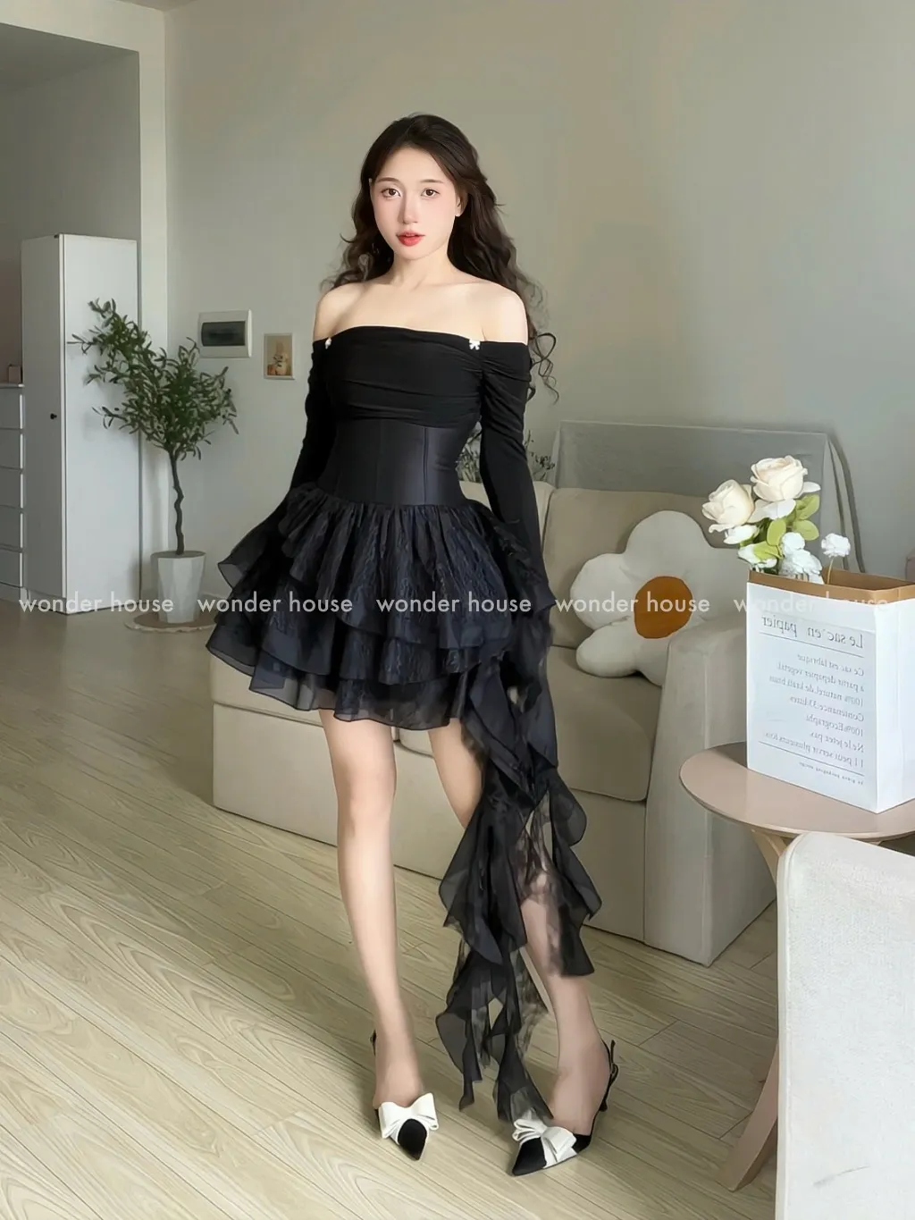 Ảnh Richie Dress Wonderhouse Đầm trễ vai tay dài dáng xòe tua rua chất vải dày dặn dự tiệc, dạo phố sang trọng 2