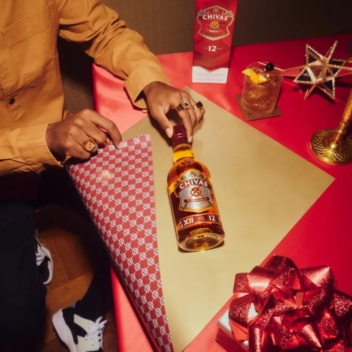 Ảnh Rượu Whisky Chivas Regal 12 Nồng Độ Alc 40% 700ml  kèm hộp 4
