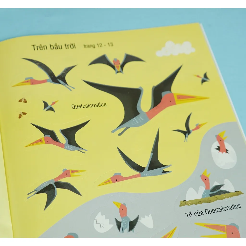 Ảnh Sách - First sticker book - Dán hình đầu đời cho bé từ 3 - 8 tuổi với hơn 200 miếng dán ngộ nghĩnh - Đinh Tị Books 4