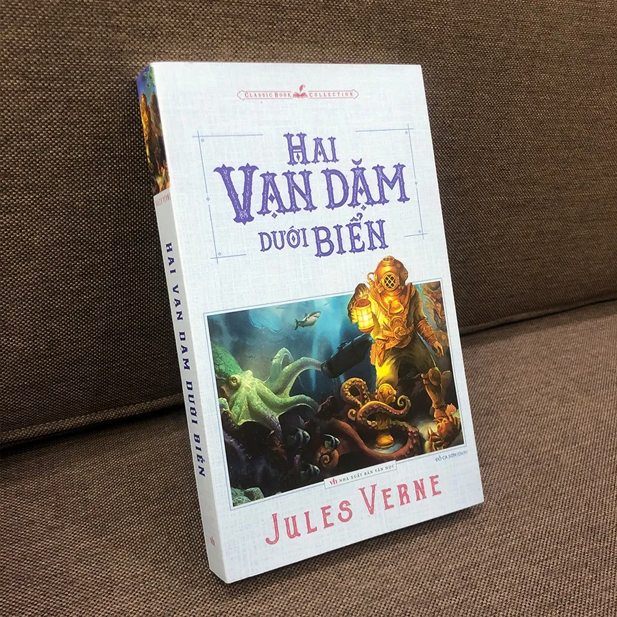 Ảnh Sách: Hai Vạn Dặm Dưới Đáy Biển 2