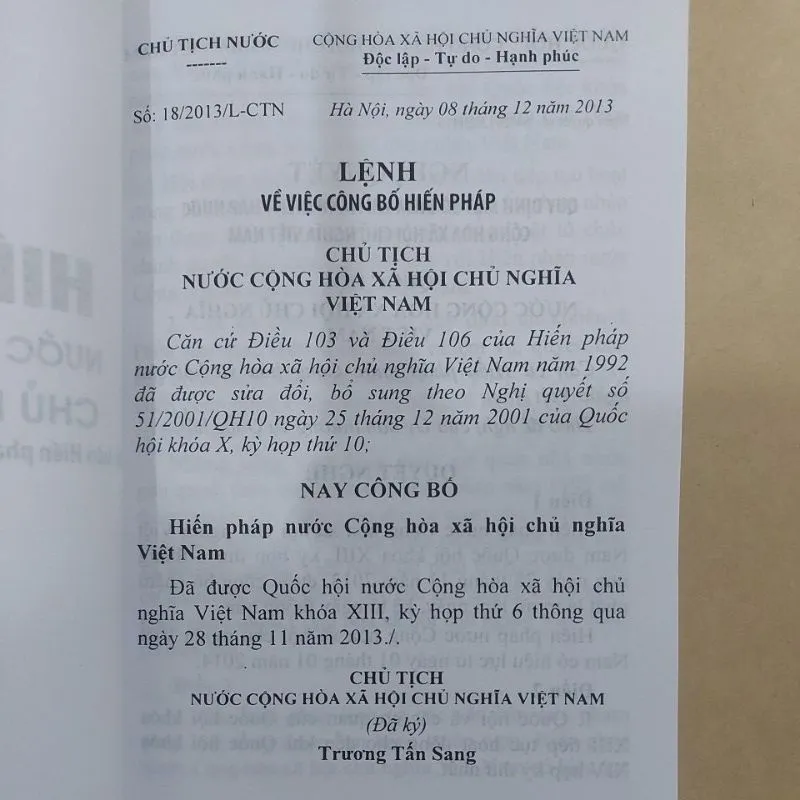 Ảnh Sách - Hiến pháp (5 năm 2013-1992-1980-1959-1946) (NXB Lao động) 2