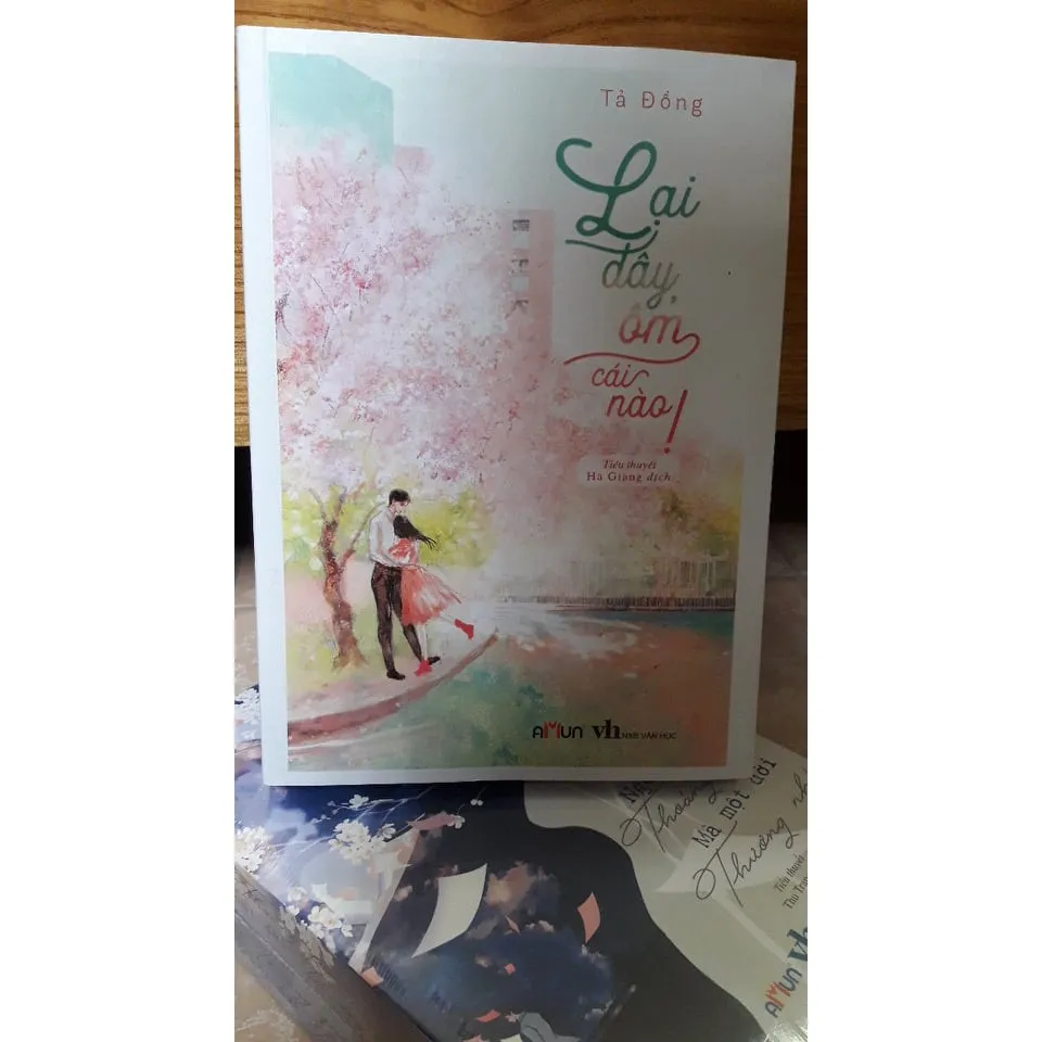 Ảnh Sách - Lại đây, ôm cái nào! (tặng kèm 01 bookmark + 01 tập giấy nhớ + 4 bìa gác màu in kèm) - Tả Đồng 3