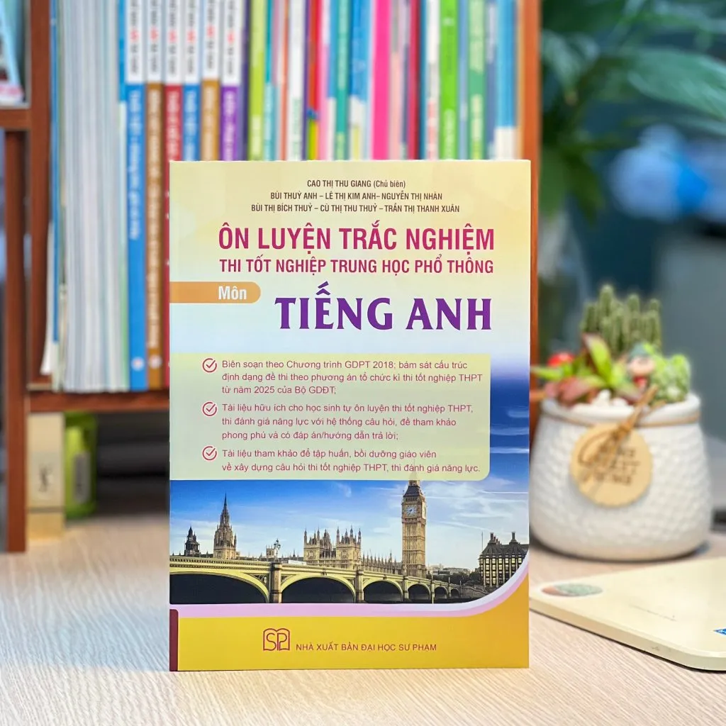 Ảnh Sách - Ôn luyện trắc nghiệm thi tốt nghiệp trung học phổ thông môn Tiếng Anh 1