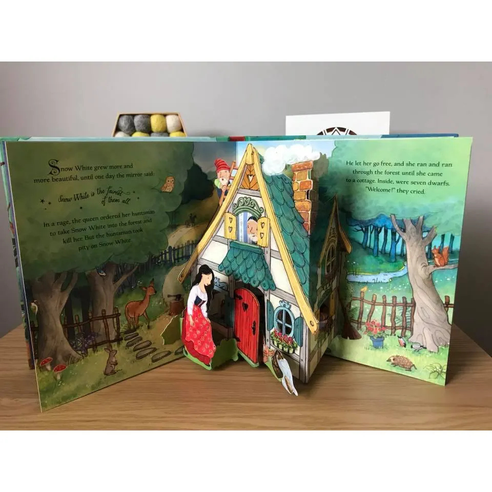 Ảnh Sách Pop Up - Snow White And The Seven Dwarfs - Truyện kể tiếng anh Bạch tuyết và Bảy Chú Lùn bằng giấy 3D cho bé 2