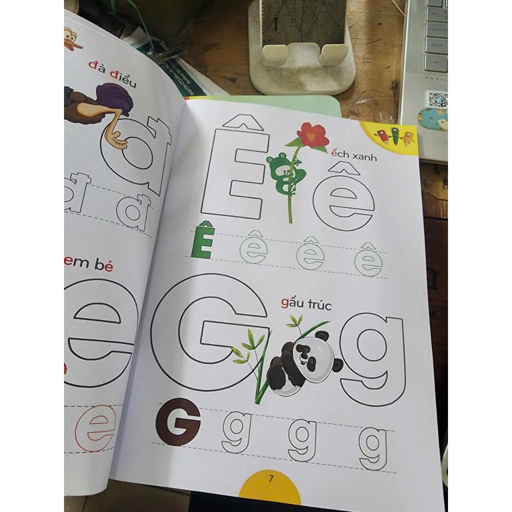 Ảnh sách - Quà cho bé - Bé học chữ cái và tô màu tặng kèm sticker chữ cái 1