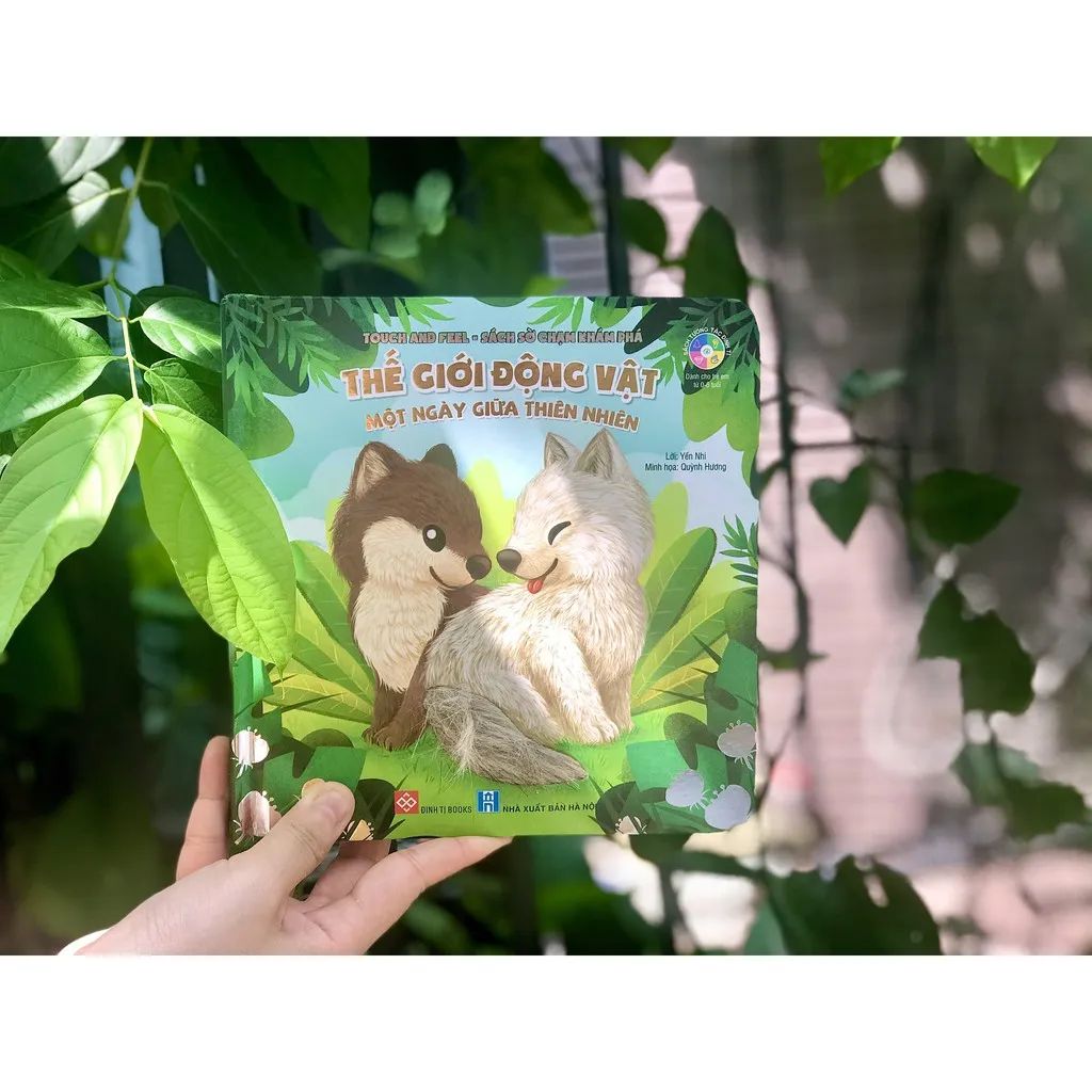 Ảnh Sách Sờ chạm khám phá - Thế giới động vật - Một ngày giữa thiên nhiên 1